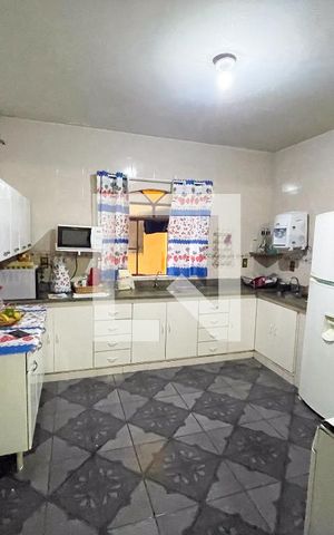 Casa à venda com 360m², 4 quartos e 2 vagasCozinha
