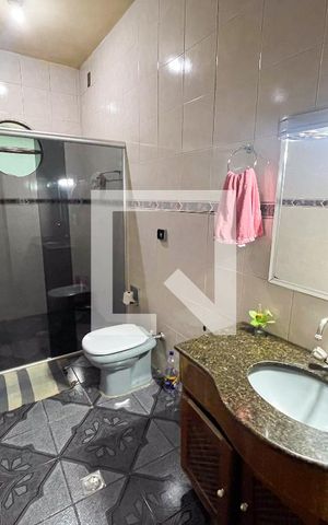 Casa à venda com 360m², 4 quartos e 2 vagasBanheiro Social