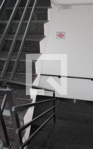 Apartamento à venda com 39m², 2 quartos e sem vagaEscada - área comum