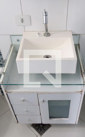 Apartamento para alugar com 55m², 2 quartos e 1 vagaBanheiro - Cuba e Gabinete