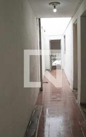 Casa à venda com 152m², 3 quartos e 2 vagasCOrredor externo