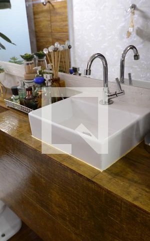 Casa à venda com 400m², 5 quartos e 2 vagasBanheiro