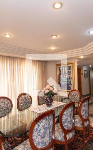 Apartamento à venda com 224m², 4 quartos e 4 vagas Apartamento à venda com 224m², 4 quartos e 4 vagasSala