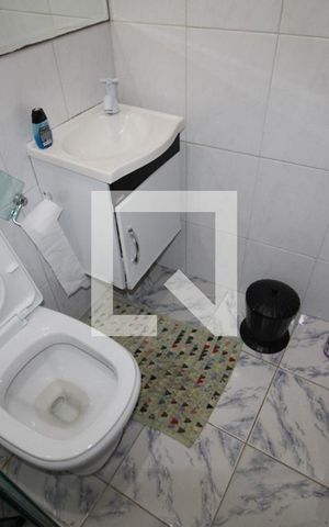Casa à venda com 220m², 4 quartos e 1 vagaQuarto 1 - Banheiro