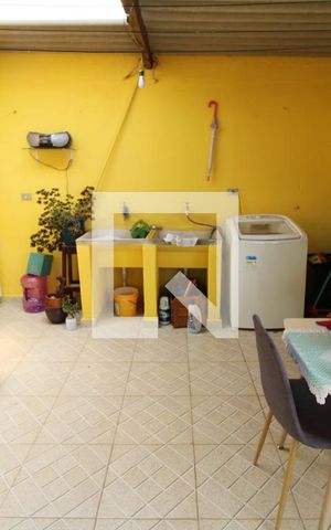 Casa à venda com 220m², 4 quartos e 1 vagaCasa 2 - Área de Serviço
