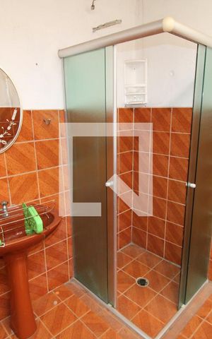 Casa à venda com 220m², 4 quartos e 1 vagaÁrea de Serviço - Banheiro
