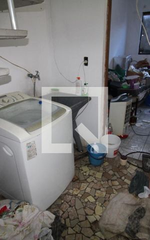 Casa à venda com 220m², 4 quartos e 1 vagaÁrea de Serviço