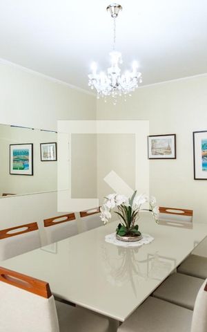 Casa à venda com 293m², 3 quartos e 5 vagas Casa à venda com 293m², 3 quartos e 5 vagasSala de Jantar