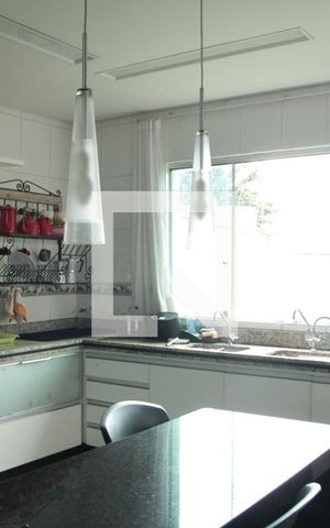 Casa à venda com 238m², 3 quartos e 3 vagasCozinha