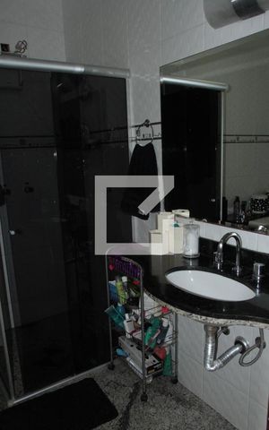 Casa à venda com 238m², 3 quartos e 3 vagasBanheiro Quarto 2