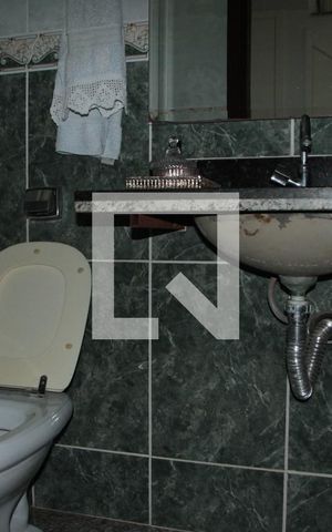 Casa à venda com 238m², 3 quartos e 3 vagasBanheiro