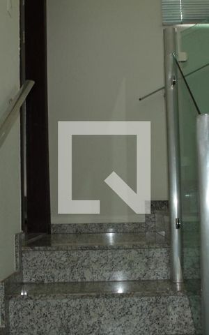 Casa à venda com 238m², 3 quartos e 3 vagasEscada