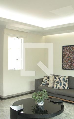 Casa à venda com 238m², 3 quartos e 3 vagasSala