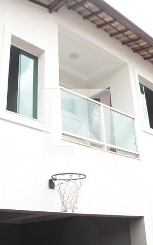 Casa à venda com 238m², 3 quartos e 3 vagasFachada