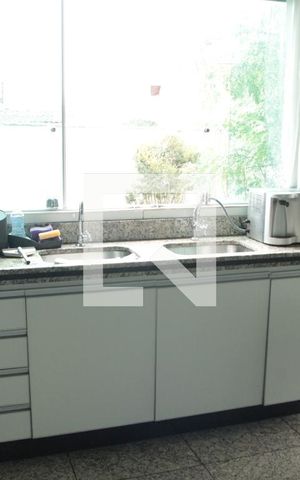 Casa à venda com 238m², 3 quartos e 3 vagasCozinha