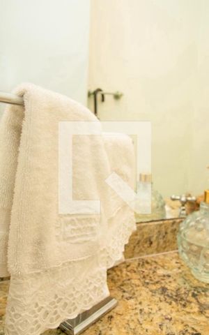 Apartamento à venda com 193m², 4 quartos e 3 vagas Apartamento à venda com 193m², 4 quartos e 3 vagasLavabo 1