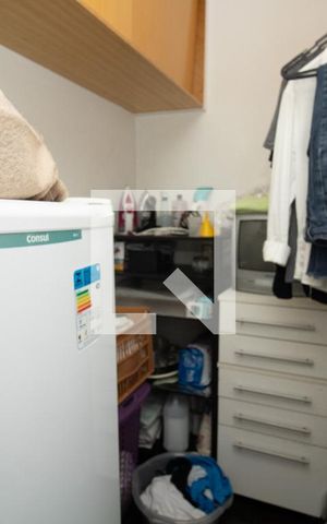 Apartamento à venda com 193m², 4 quartos e 3 vagas Apartamento à venda com 193m², 4 quartos e 3 vagasQuarto de serviço - Armários