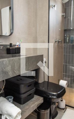 Apartamento à venda com 193m², 4 quartos e 3 vagas Apartamento à venda com 193m², 4 quartos e 3 vagasBanheiro Social