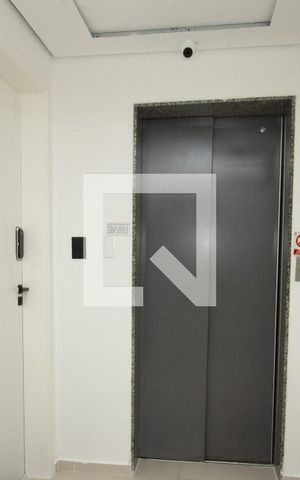 Apartamento à venda com 193m², 4 quartos e 3 vagas Apartamento à venda com 193m², 4 quartos e 3 vagasÁrea comum - hall do andar