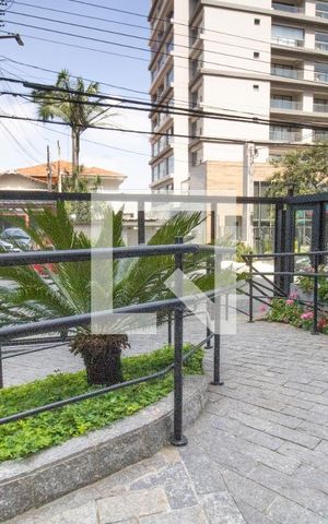 Apartamento à venda com 193m², 4 quartos e 3 vagas Apartamento à venda com 193m², 4 quartos e 3 vagasÁrea comum - Entrada com rampa de acesso