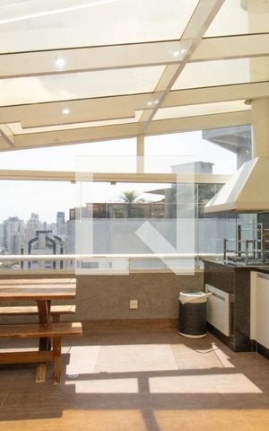 Apartamento à venda com 193m², 4 quartos e 3 vagas Apartamento à venda com 193m², 4 quartos e 3 vagasCobertura, área da churrasqueira, panorâmica
