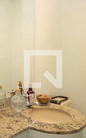 Apartamento à venda com 193m², 4 quartos e 3 vagas Apartamento à venda com 193m², 4 quartos e 3 vagasLavabo 1