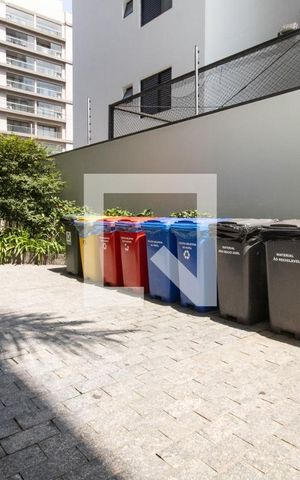 Apartamento à venda com 193m², 4 quartos e 3 vagas Apartamento à venda com 193m², 4 quartos e 3 vagasÁrea comum - Pátio externo, coleta de reciclagem