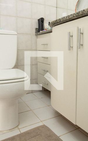 Apartamento à venda com 193m², 4 quartos e 3 vagas Apartamento à venda com 193m², 4 quartos e 3 vagasBanheiro Suíte 1