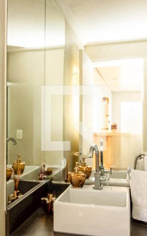 Apartamento à venda com 193m², 4 quartos e 3 vagas Apartamento à venda com 193m², 4 quartos e 3 vagasLavabo 2