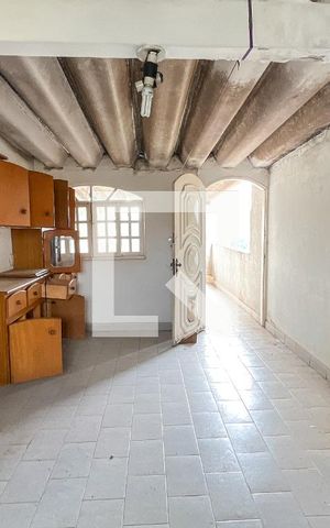Casa à venda com 90m², 3 quartos e 2 vagas Casa à venda com 90m², 3 quartos e 2 vagasTerraço