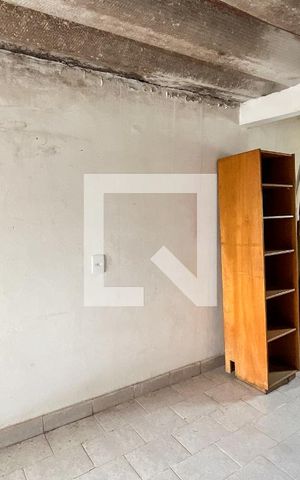 Casa à venda com 90m², 3 quartos e 2 vagas Casa à venda com 90m², 3 quartos e 2 vagasTerraço