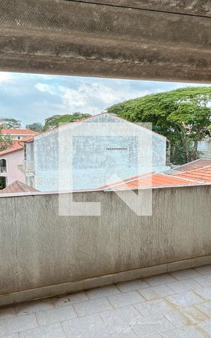 Casa à venda com 90m², 3 quartos e 2 vagas Casa à venda com 90m², 3 quartos e 2 vagasTerraço