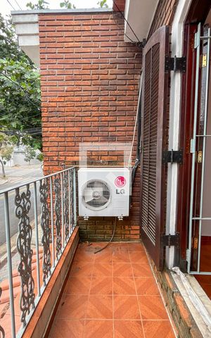 Casa à venda com 90m², 3 quartos e 2 vagas Casa à venda com 90m², 3 quartos e 2 vagasSacada do Quarto 2