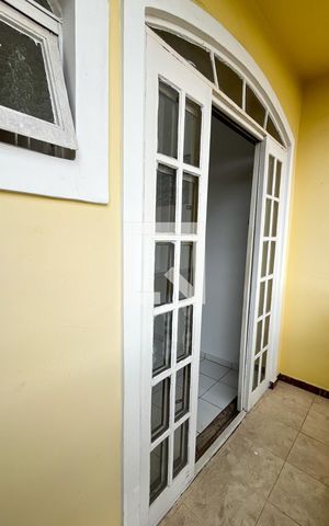 Casa à venda com 90m², 3 quartos e 2 vagas Casa à venda com 90m², 3 quartos e 2 vagasSacada da Sala