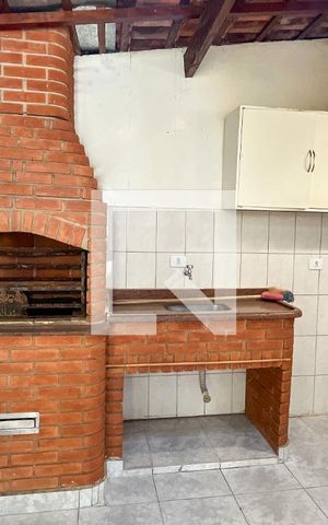Casa à venda com 90m², 3 quartos e 2 vagas Casa à venda com 90m², 3 quartos e 2 vagasChurrasqueira