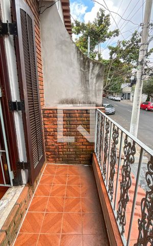 Casa à venda com 90m², 3 quartos e 2 vagas Casa à venda com 90m², 3 quartos e 2 vagasSacada do Quarto 2