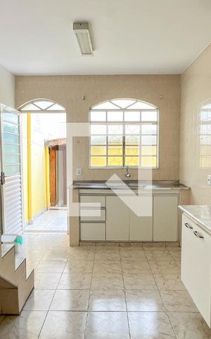 Casa à venda com 90m², 3 quartos e 2 vagas Casa à venda com 90m², 3 quartos e 2 vagasCozinha