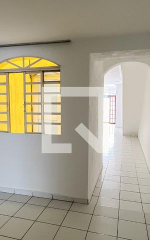 Casa à venda com 90m², 3 quartos e 2 vagas Casa à venda com 90m², 3 quartos e 2 vagasSala