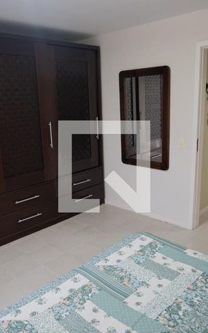 Casa de condomínio à venda com 205m², 5 quartos e 3 vagas Casa de condomínio à venda com 205m², 5 quartos e 3 vagasSuíte