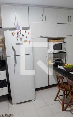 Casa de condomínio à venda com 205m², 5 quartos e 3 vagas Casa de condomínio à venda com 205m², 5 quartos e 3 vagasCozinha