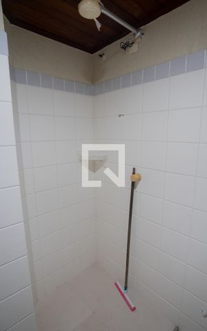 Casa de condomínio à venda com 205m², 5 quartos e 3 vagas Casa de condomínio à venda com 205m², 5 quartos e 3 vagasBanheiro Social 3