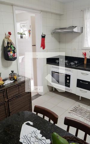 Casa de condomínio à venda com 205m², 5 quartos e 3 vagas Casa de condomínio à venda com 205m², 5 quartos e 3 vagasCozinha