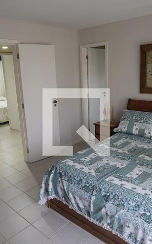 Casa de condomínio à venda com 205m², 5 quartos e 3 vagas Casa de condomínio à venda com 205m², 5 quartos e 3 vagasSuíte