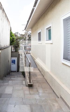 Casa à venda com 700m², 3 quartos e 8 vagas Casa à venda com 700m², 3 quartos e 8 vagascorredor lateral