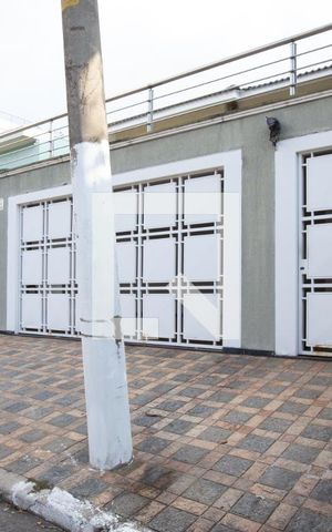 Casa à venda com 700m², 3 quartos e 8 vagas Casa à venda com 700m², 3 quartos e 8 vagasfrente casa
