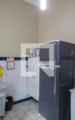 Casa à venda com 700m², 3 quartos e 8 vagas Casa à venda com 700m², 3 quartos e 8 vagaslavanderia