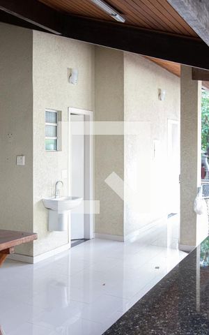 Casa à venda com 700m², 3 quartos e 8 vagas Casa à venda com 700m², 3 quartos e 8 vagaschurrasqueira