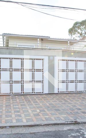 Casa à venda com 700m², 3 quartos e 8 vagas Casa à venda com 700m², 3 quartos e 8 vagasfrente casa