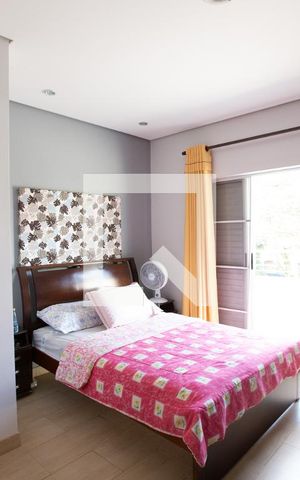 Casa à venda com 700m², 3 quartos e 8 vagas Casa à venda com 700m², 3 quartos e 8 vagasquarto 1
