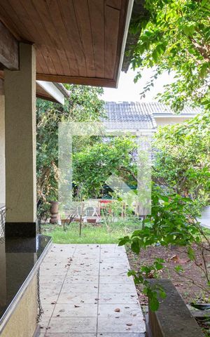 Casa à venda com 700m², 3 quartos e 8 vagas Casa à venda com 700m², 3 quartos e 8 vagaschurrasqueira